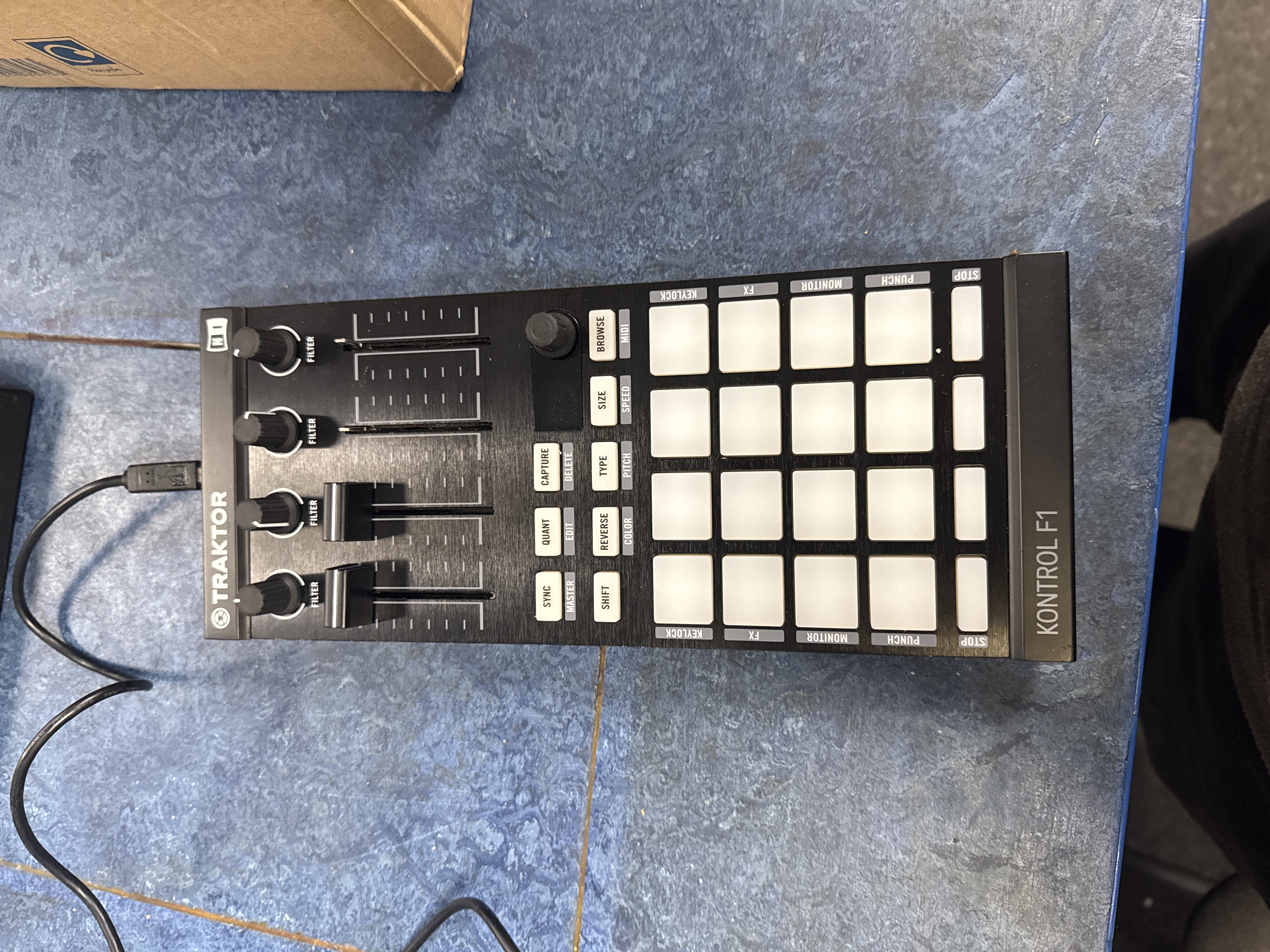 Pre-owned Traktor traktor kontrol f1 native instruments - Own4Less